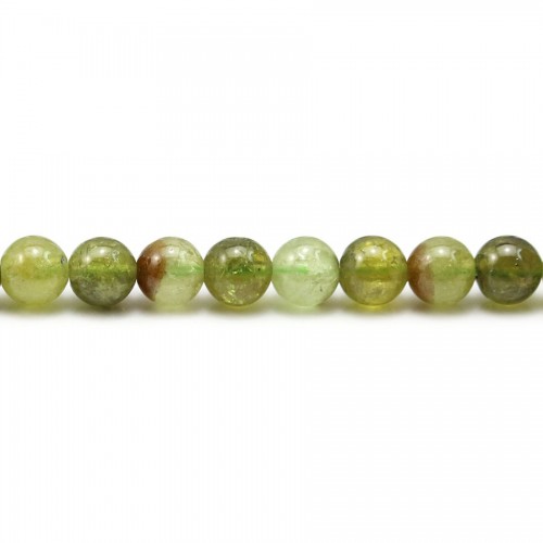 Grenat de couleur vert, de forme ronde, et de taille 6mm x 39cm