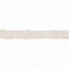 Jade de couleur blanc, de forme carré, 4mm x 40cm
