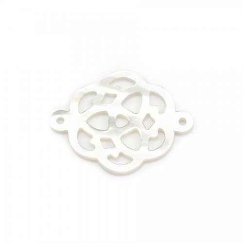 Nacre blanche en motif celtique ajouré 18mm x 1pc