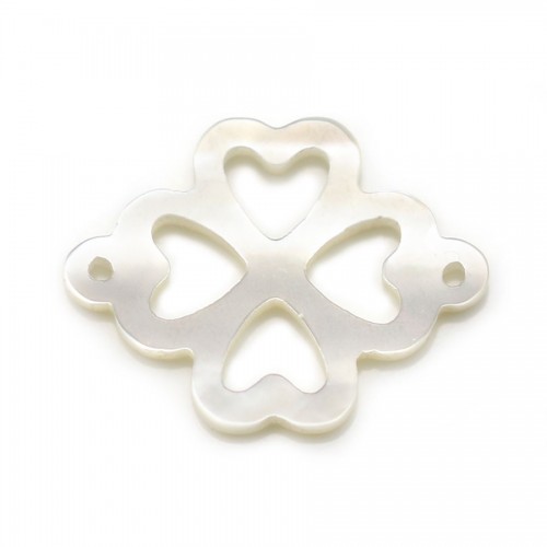 Nacre blanche en forme de trèfle à 4 feuilles ajouré, mesurant 12x16mm x 1pc