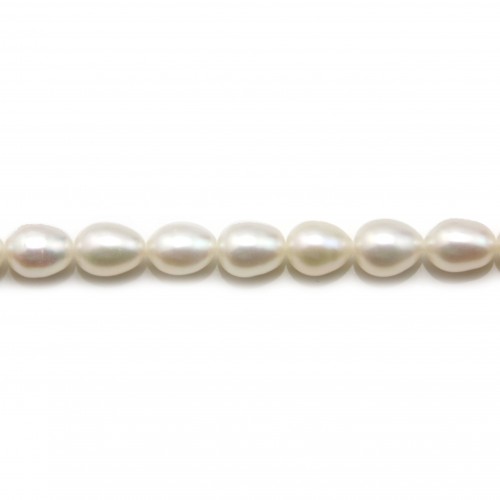 White Freshwater cultured Pearl, olive shape 6-7mm x 38cm