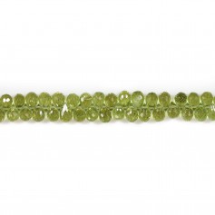 Péridot, en forme de briolette facettée 4x6mm x20cm