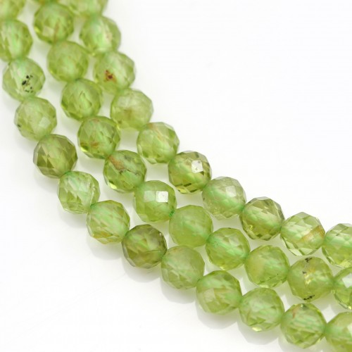 Peridot Round faceted 4mm x 35cm