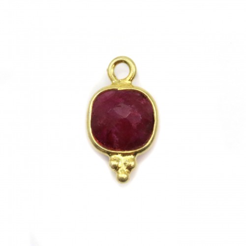 Stein Charm behandelt Farbe Rubin quadratisch facettiert auf vergoldetem Silber 7x13mm x 1pc