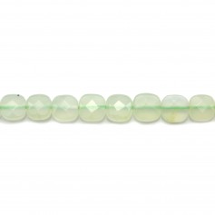 Jade teinté vert carré facette 6mm x 40cm