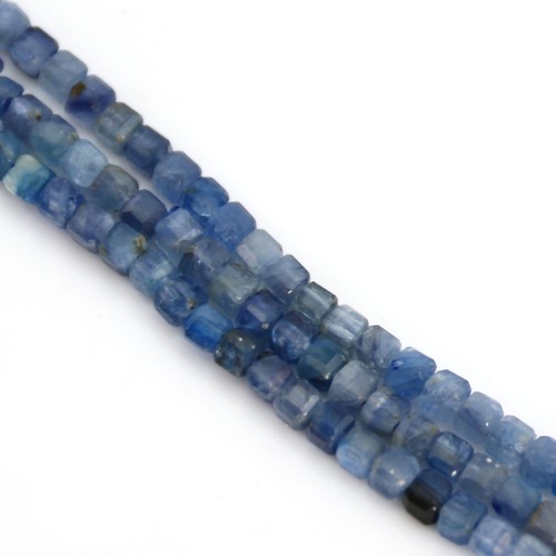 Cyanite traitée en forme de cube facette 2mm x 40cm
