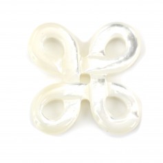 Nacre blanche en noeud chinois 14.50mm x 1pc