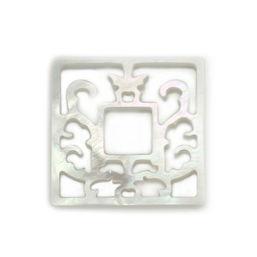 Nacre blanche ajourée en carré 30x30mm x 1pc