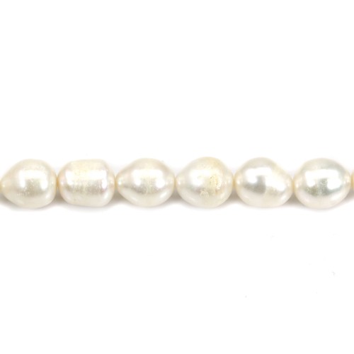 Freshwater cultured pearls, white, irregular olive, 8-9mm x 39cm