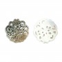 Nacre grise ajourée motif floral 18mm x 1pc