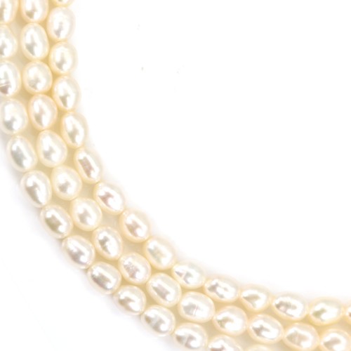 Freshwater cultured pearl, white, olive, AK, 4.5-5mm x 36cm