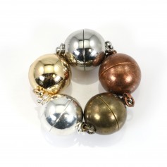 Fermoir de forme ronde, aimanté, en métal de différentes couleurs, 14mm x 1pc