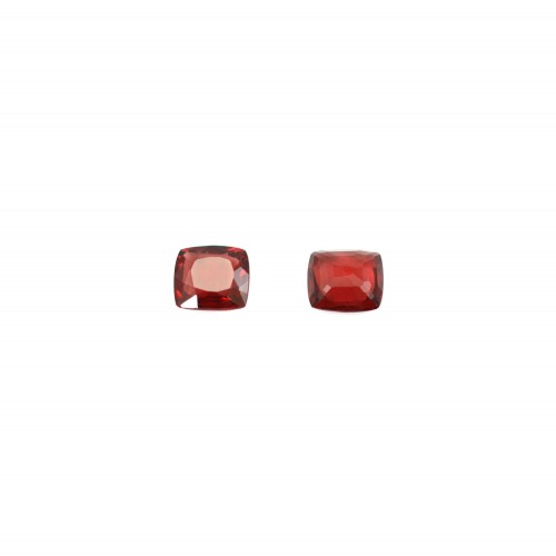 Red spinel in a bezel setting, cushion cut 4x5-5x6mm x 1pc