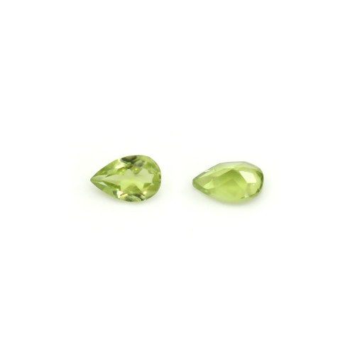 Peridot in Krappenfassung, Birnenform 6x8mm x 1 Stück