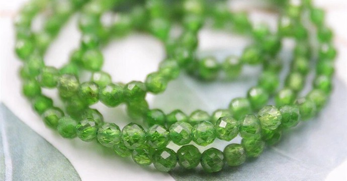 Diopside: storia, origine, composizione, virtù, significato e ricarica della pietra
