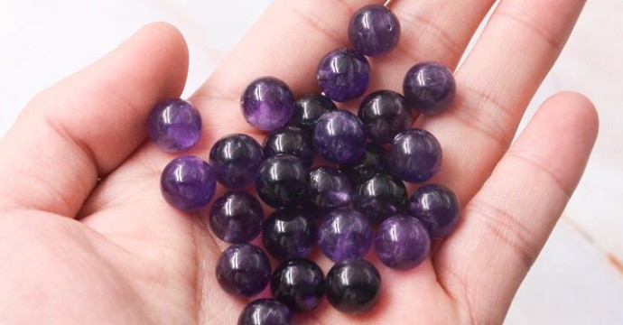 Amethyst: History, Origin, Composition, Virtues, Significance and Recharging of the stone
