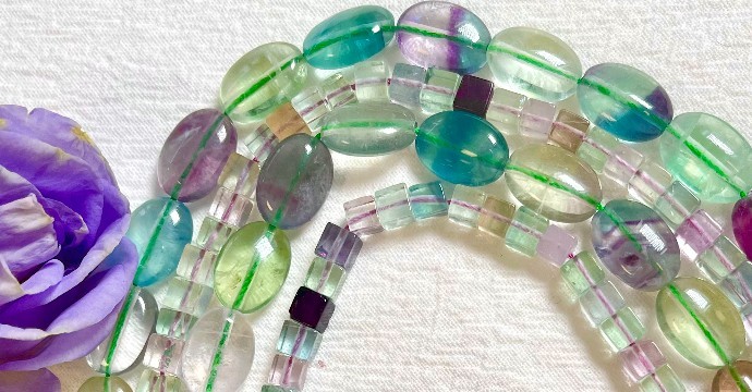 La fluorite: Storia, origine, composizione, virtù, significato e ricarica della pietra