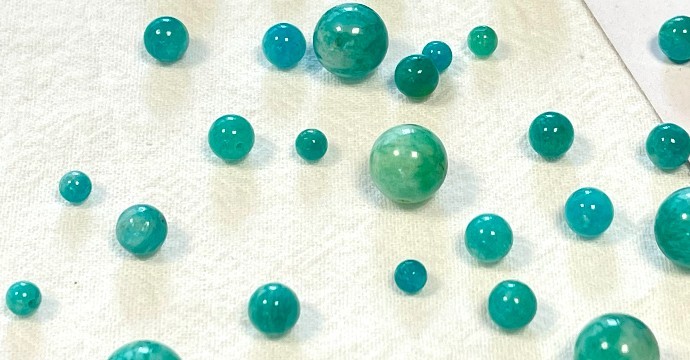 Amazonite: History, Origin, Composition, Virtues, Meaning and Recharging of the stone