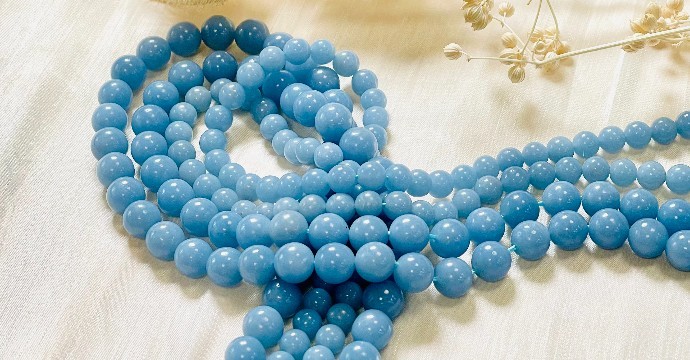 Angelite: History, Origin, Composition, Virtues, Meaning and Recharging of the stone