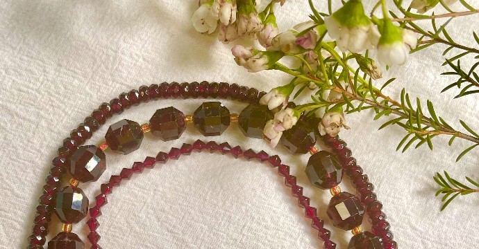 Garnet: History, Origin, Composition, Virtues, Significance and Recharging of the stone