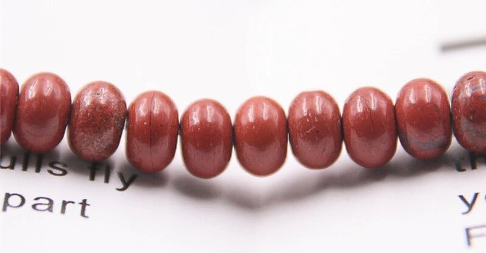Red Jasper: History, Origin, Composition, Virtues, Meaning and Recharging of the stone