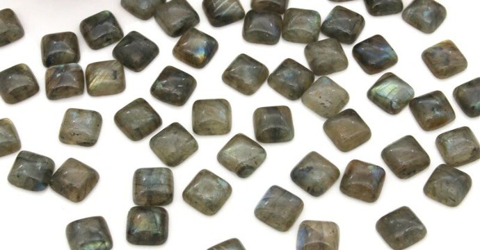 Labradorite : History, Origin, Composition, Virtues, Meaning and Purification of the stone