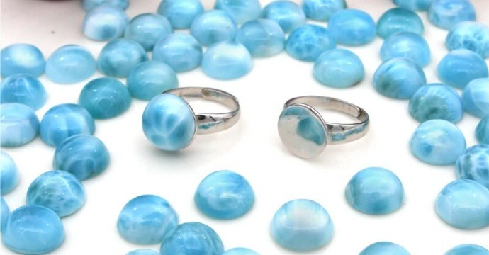 Larimar: History, Origin, Composition, Virtues, Meaning and Recharging of the stone