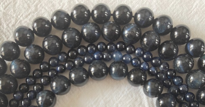 Falcon Eye: History, Origin, Composition, Virtues, Meaning and Recharging of the stone