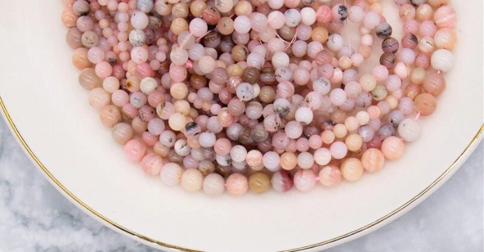 Opal: History, Origin, Composition, Virtues, Meaning and Reloading of the stone