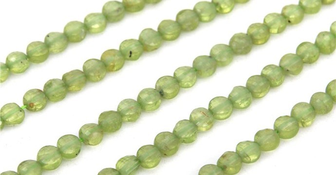 Peridot: History, Origin, Composition, Virtues, Meaning and Reloading of the stone