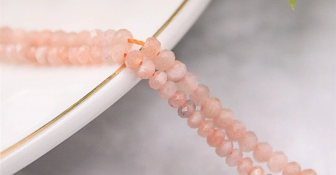 Sunstone: History, Origin, Composition, Virtues, Meaning and Recharging of the stone